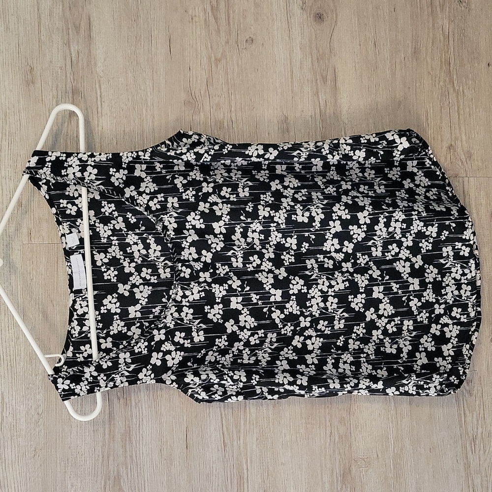 Black/white floral blouse